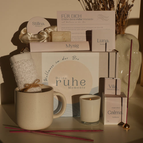 Selfcare Geschenkbox Wellness Set mit Duftkerze, Räucherstäbchen, Handseife, Tasse und Handtuch – Geschenkidee für Entspannung und Ruhe Momente